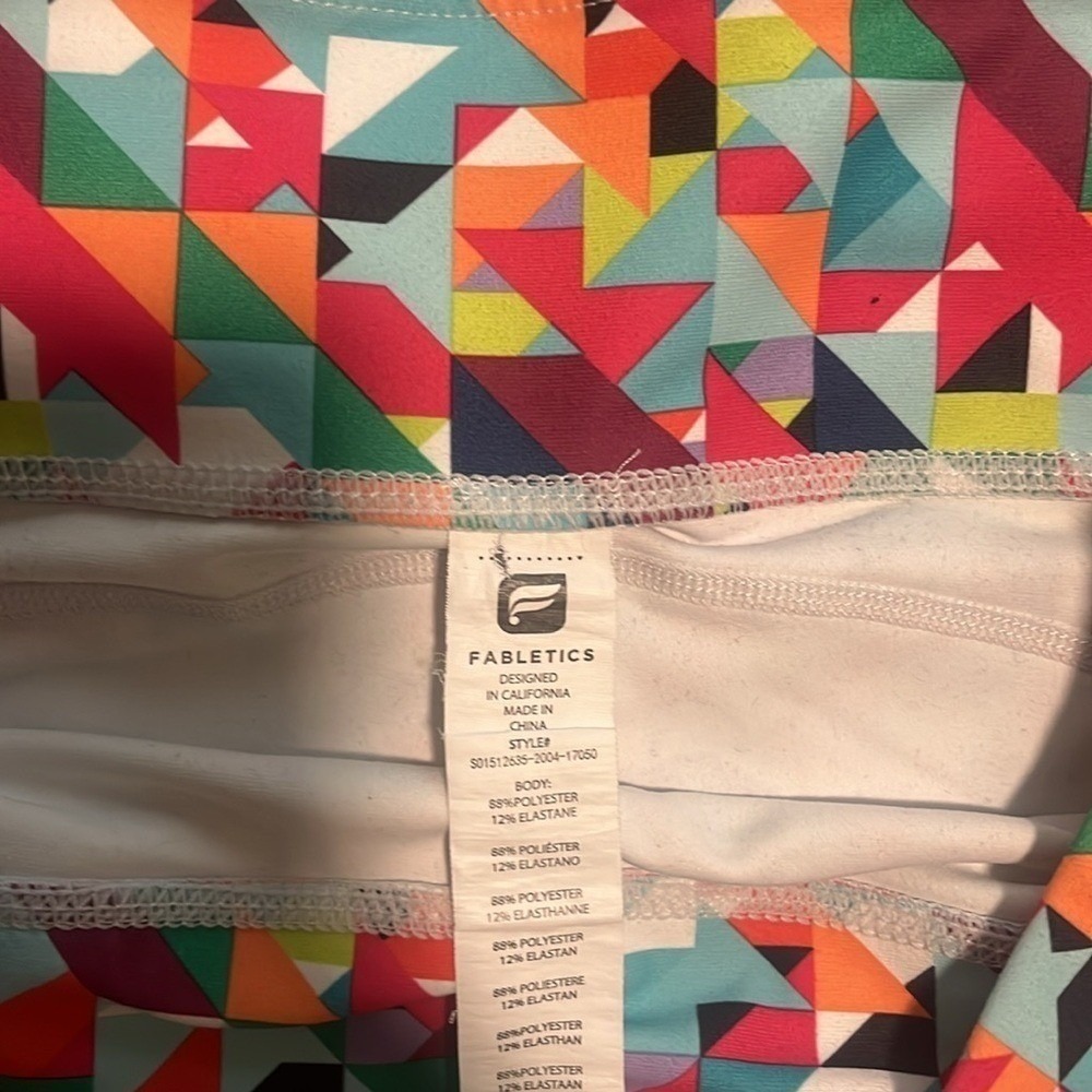 Fabletics Womens Geometric Triangle Print Athletic Shorts Multicolor S01512635 - Picture 3 of 3